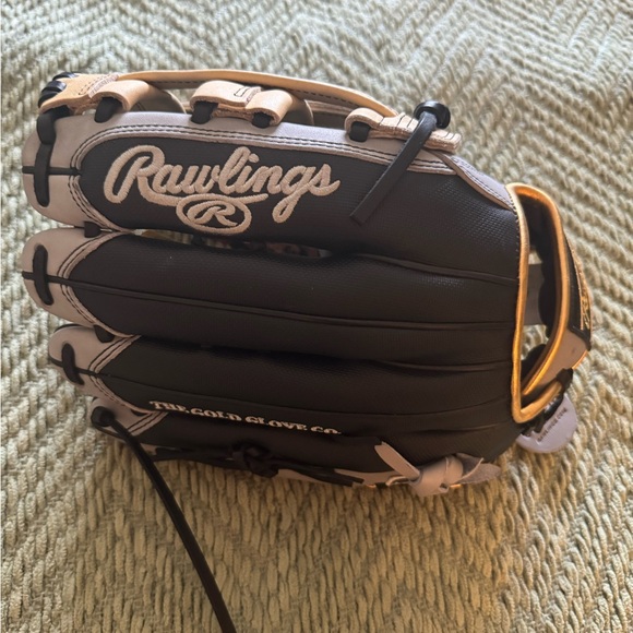 Rawlings 12.75 Authentic Major League Baseball glove - Picture 4 of 7